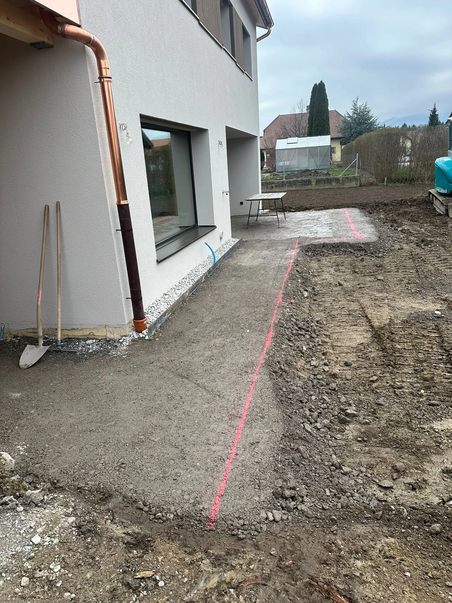 Nivèlement des terres pour création d'une terrasse et jardin