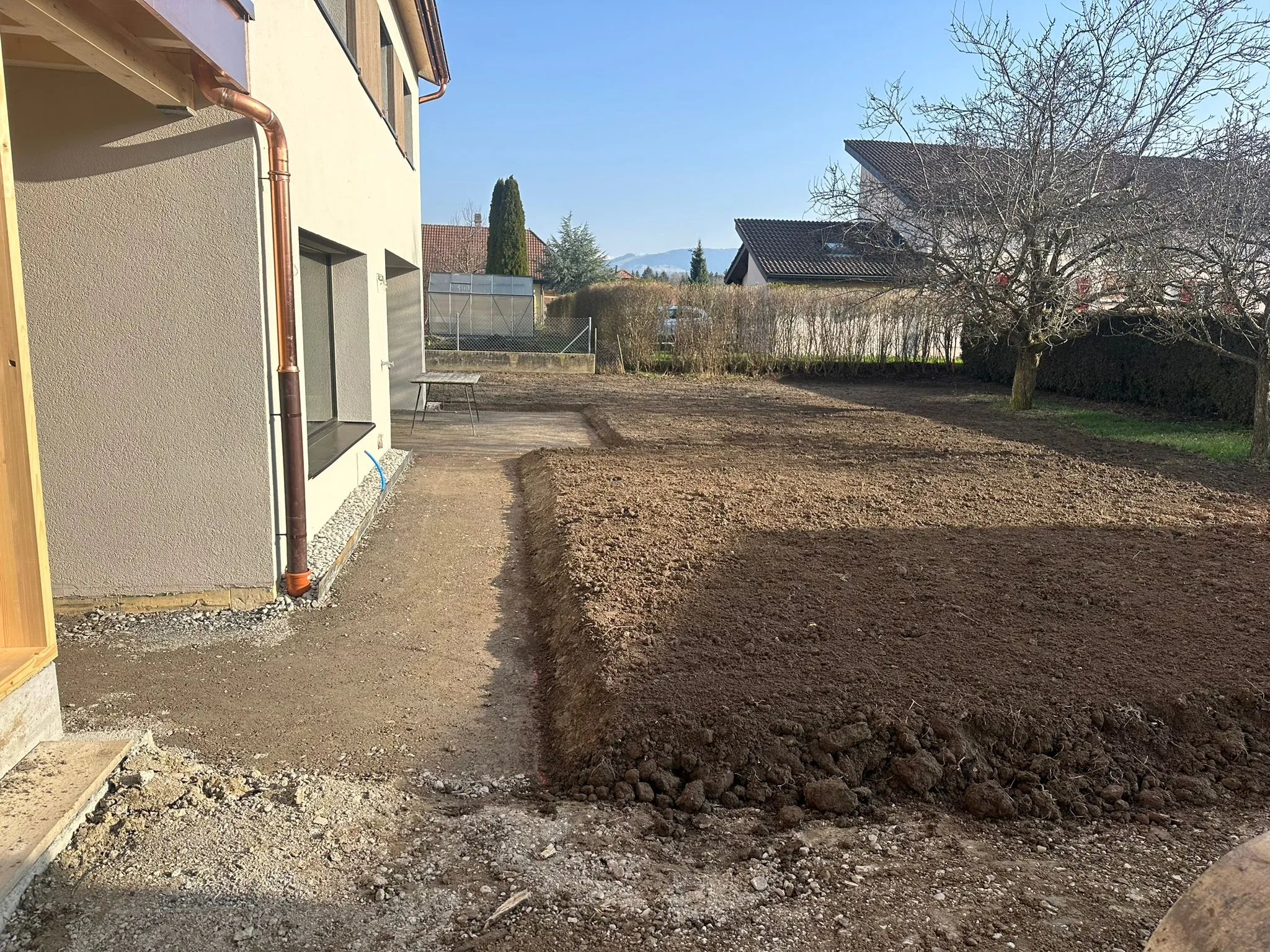 Nivèlement des terres pour création d'une terrasse et jardin